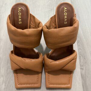 NEW Alohas Twist Strap Camel Heels Size 7 (38)